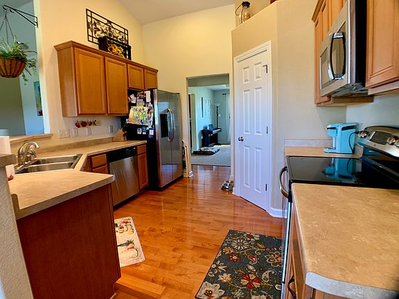 5th image of W193N15851 Sherman Parc Cir