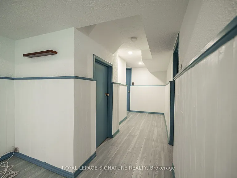 447 Ontario St N — Photo 43