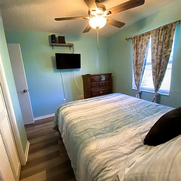 111 Lindale St — Photo 14