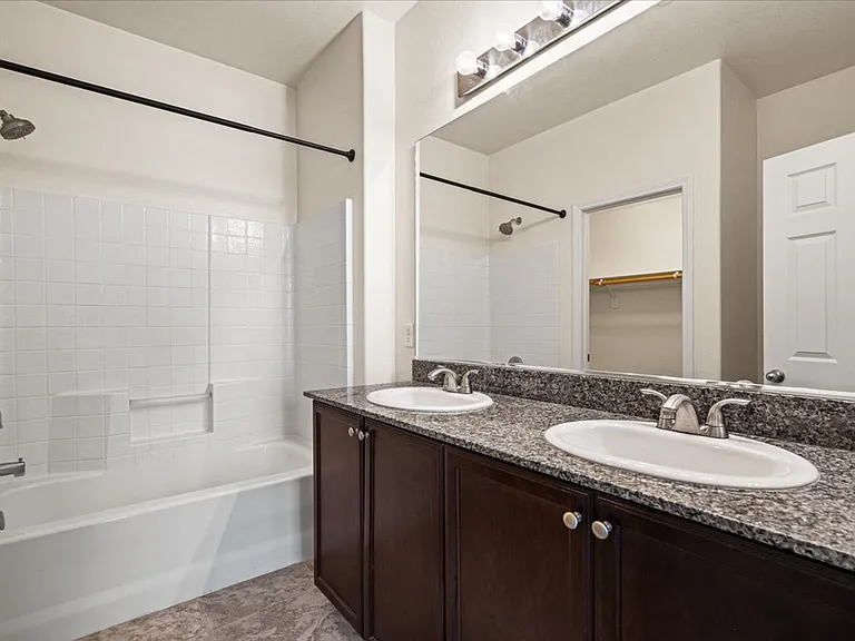4563 Townwall St N — Photo 11
