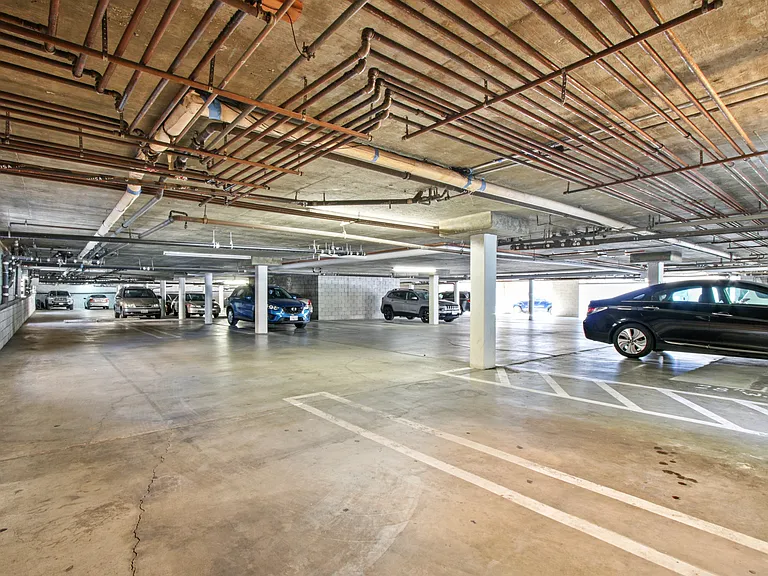 Valleywood Apartments — Photo 43