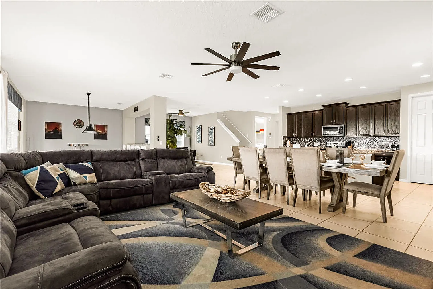 9 bed, 6.0 bath, 4101 sqft, $5,268 — Photo 1