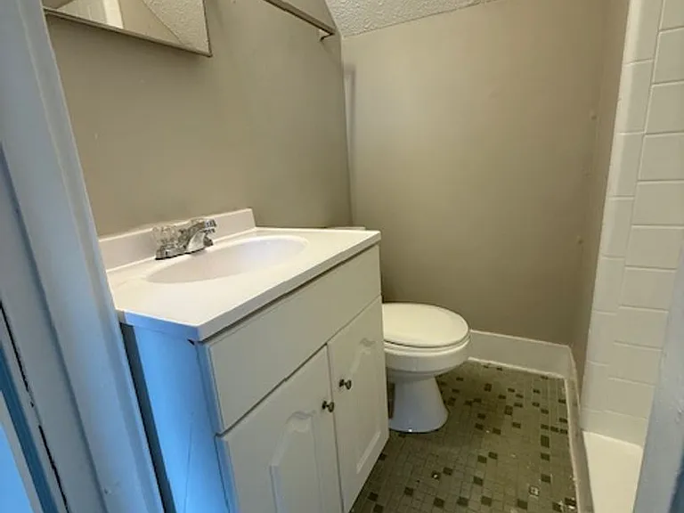 Thompson Place Apartments — Photo 33
