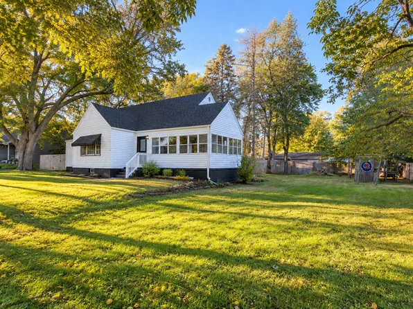 1414 Yale Ave, Zion, IL 60099