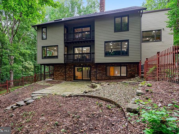 3rd image of 10227 Lawyers Rd