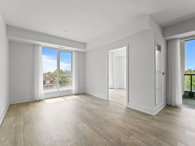 858 Dupont St #304 — Photo 20