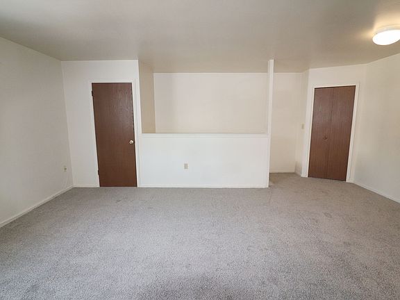 3rd image of 192 E Fulton St APT E
