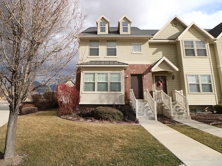 853 S Crescent Row — Photo 1