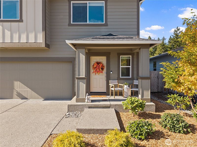 4th image of 451 NE Ridge Point Boulevard