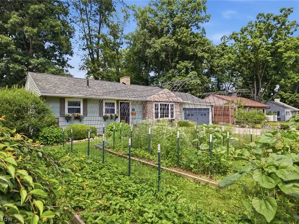 1136 Overlook Dr, Ashland, OH 44805