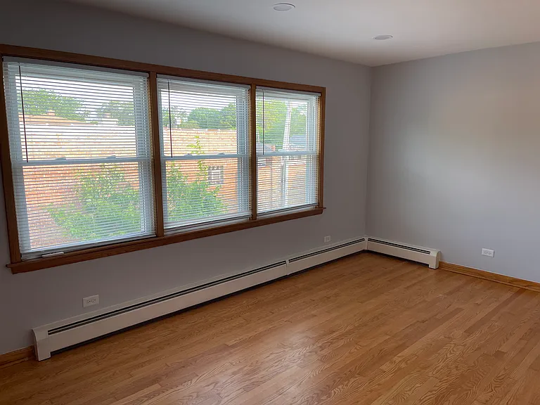 6432 W Gunnison St — Photo 8