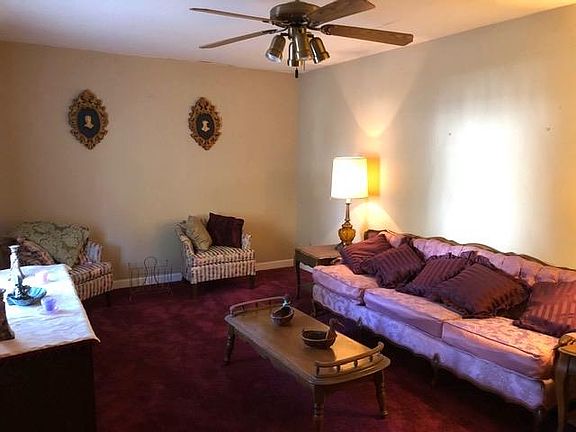2nd image of 625 Pearl St