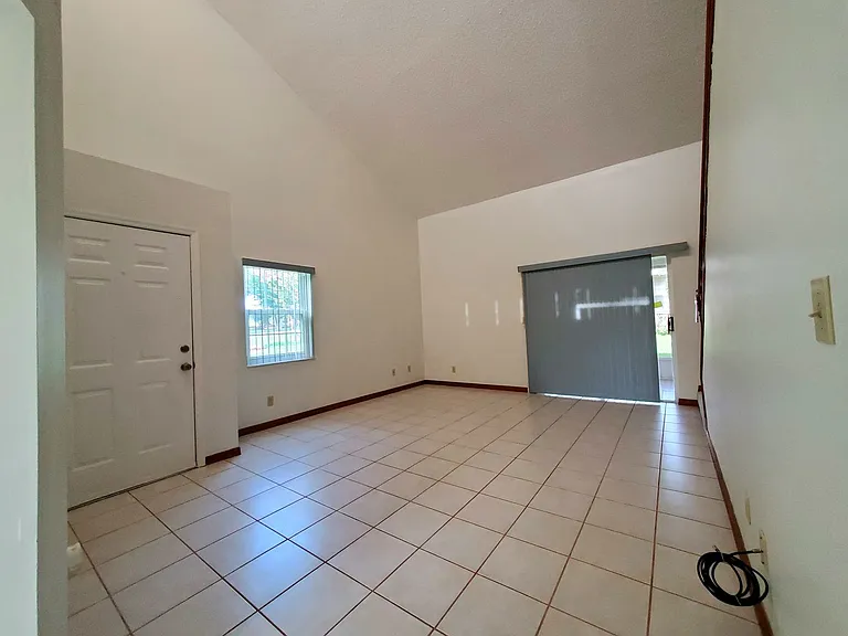 1423 Disston Ave — Photo 13