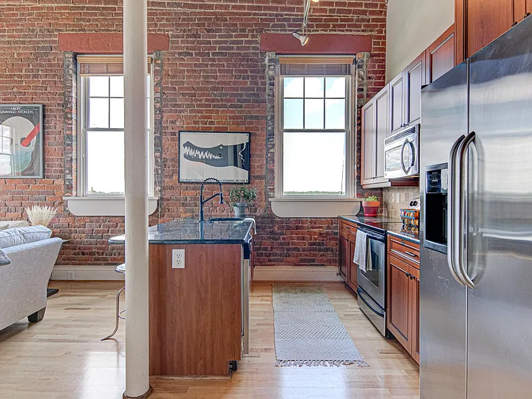836 Oak St #500 — Photo 9