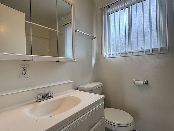 4th image of 3729 Dunn Dr #11
