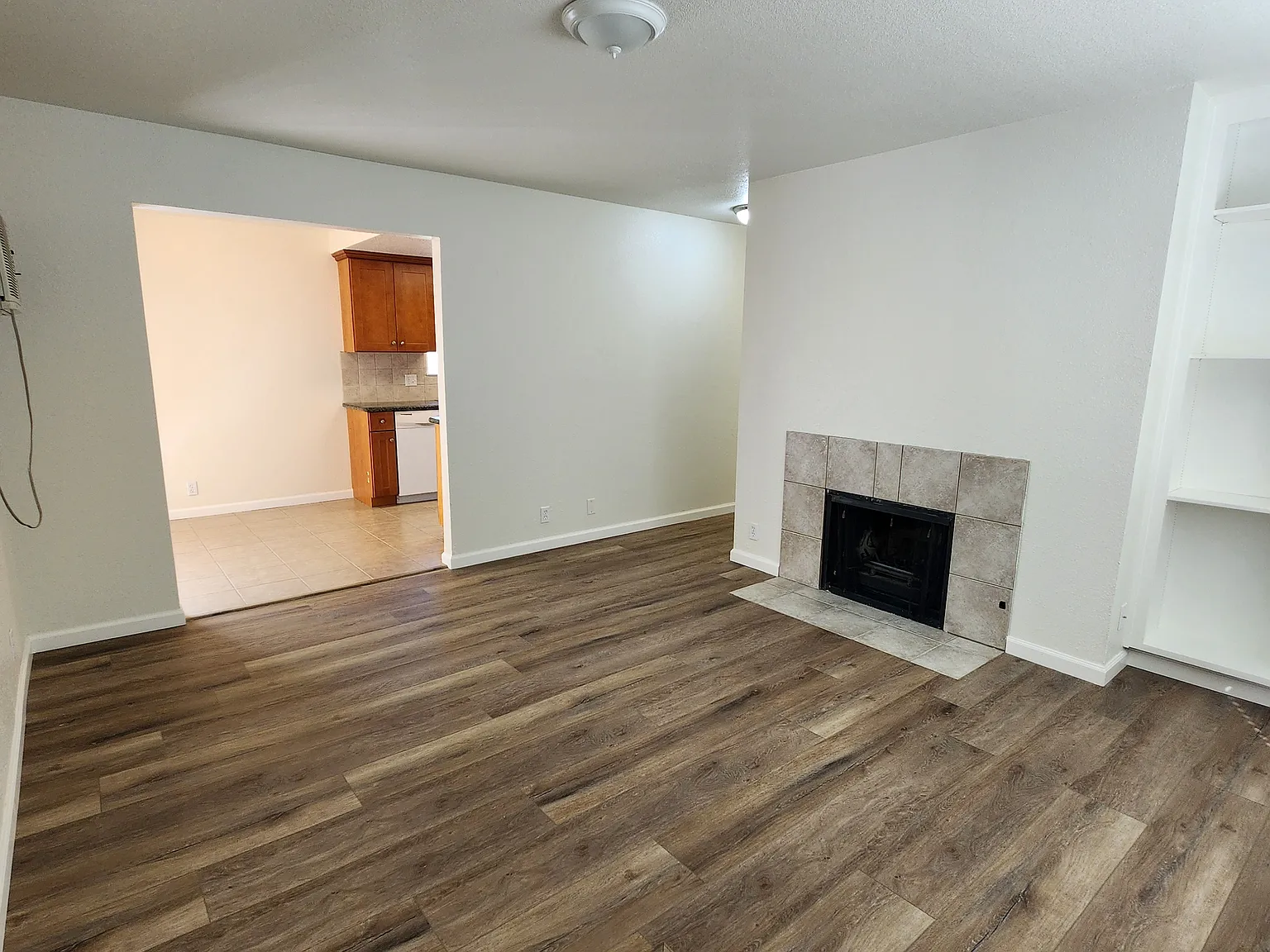 2 bed, 1.5 bath, 865 sqft, $3,000 — Photo 2