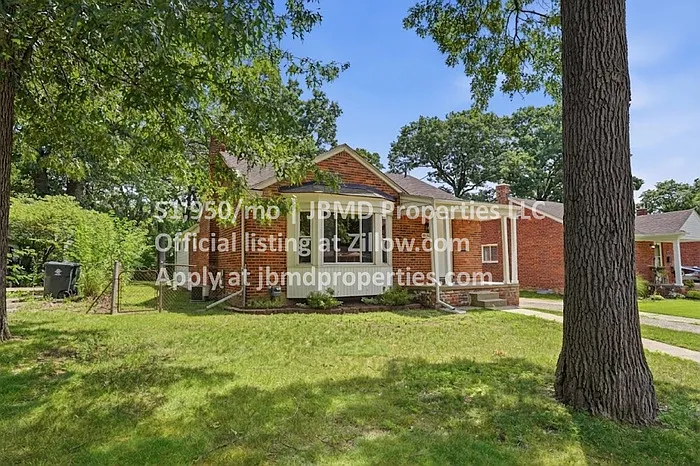 8621 Oak Park Blvd — Photo 2