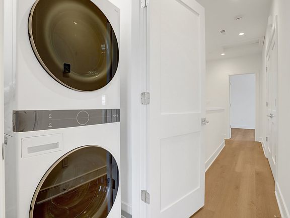 Full Size Front Load Washer and Dryer