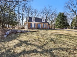733 Riven Wood Rd, Franklin Lakes, NJ 07417