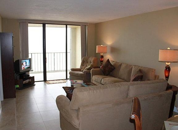 5th image of 4250 N A1a APT 904