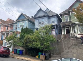 115 SW Arthur St #A, Portland, OR 97201