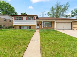 427 Gilbert Dr, Wood Dale, IL 60191