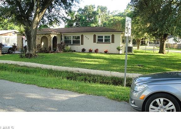 2nd image of 209 Lakeview Dr