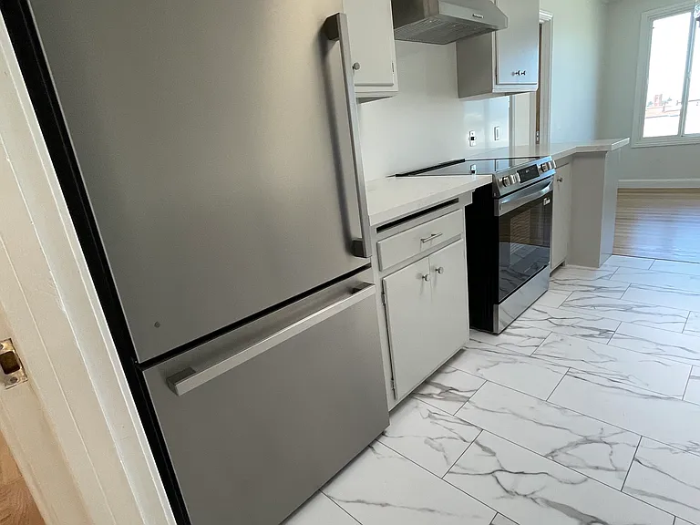302 Euclid Ave — Photo 6