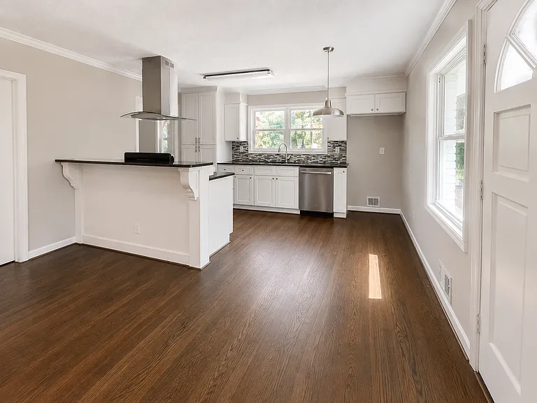 3148 Roberts Rd NW — Photo 3