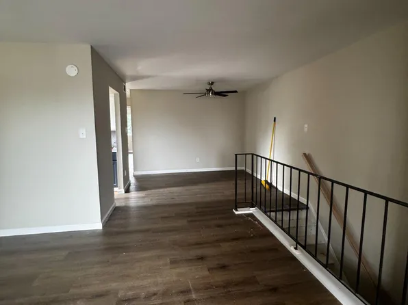 122 Lancaster Est, Mount Joy, PA 17552
