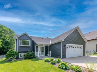2435 Hynes Ave N, Oakdale, MN 55128