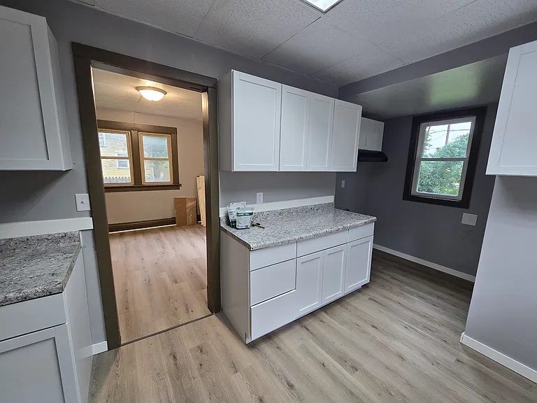 419 Bratnober St — Photo 7