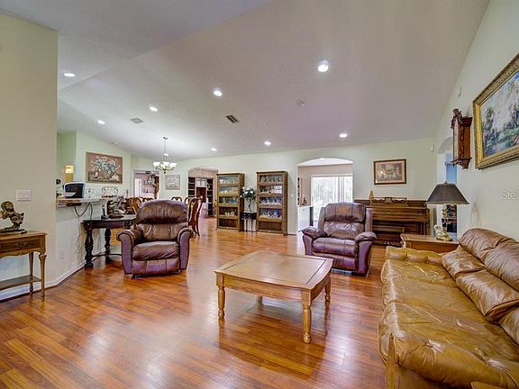 5th image of 405 Tangelo Dr