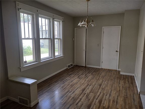 4th image of 9 Grandview Ave