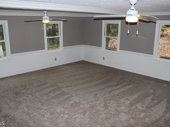 3rd image of 1911 Woodview Ct