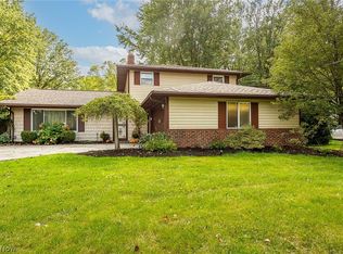 4060 Porter Rd, Westlake, OH 44145