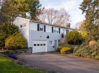 50 Edgewood Dr, East Greenwich, RI 02852