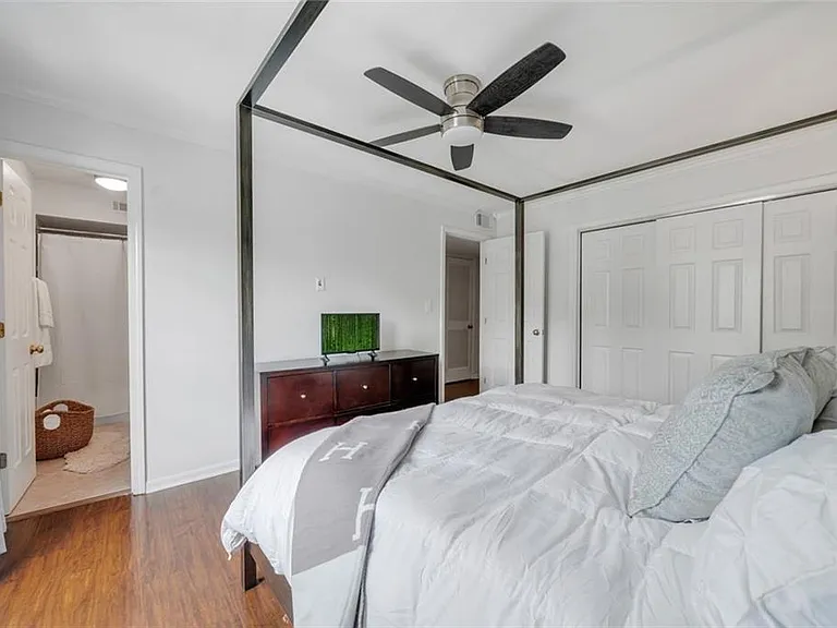 1445 Monroe Dr NE #F15 — Photo 27