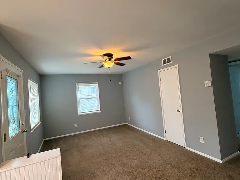 13610 Emery Ave — Photo 3