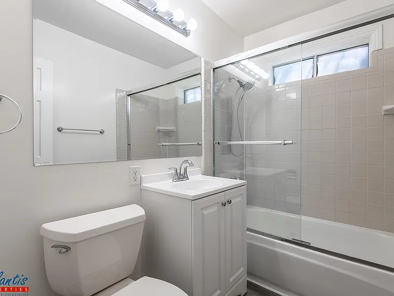 589 N 3rd St #4 — Photo 5