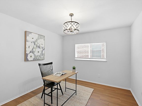 4th image of 3900 Oceanview Dr