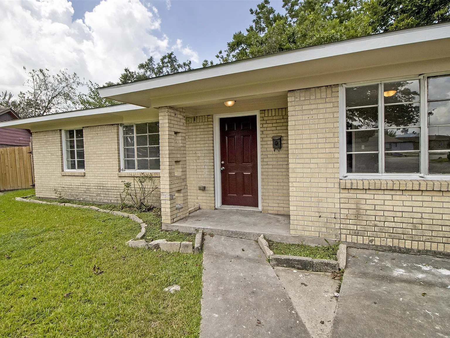 3 bed, 2.0 bath, 1316 sqft, $1,525 — Photo 4