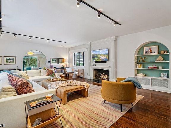 5th image of 20 Barnsdale Rd