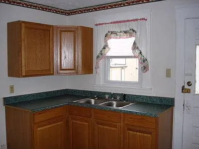 2 bed, 1.0 bath, $550 — Photo 4