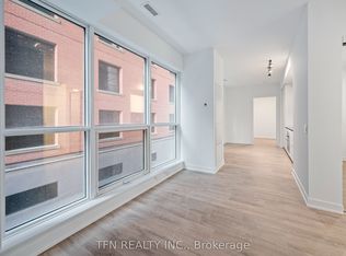 327 King St W #302, Toronto, ON M5V 0W7