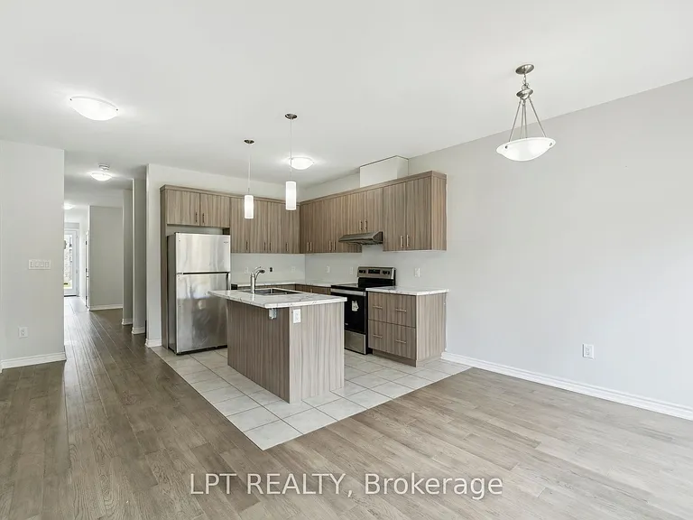 217 Louise St — Photo 8