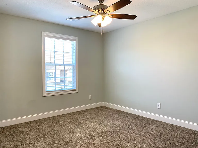 915 Sinclair Dr — Photo 53
