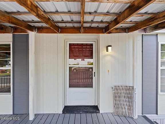 3rd image of 16934 W Santiago Cir