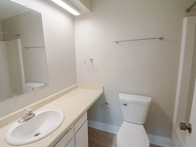 2604 4th Ave NE #13 — Photo 8