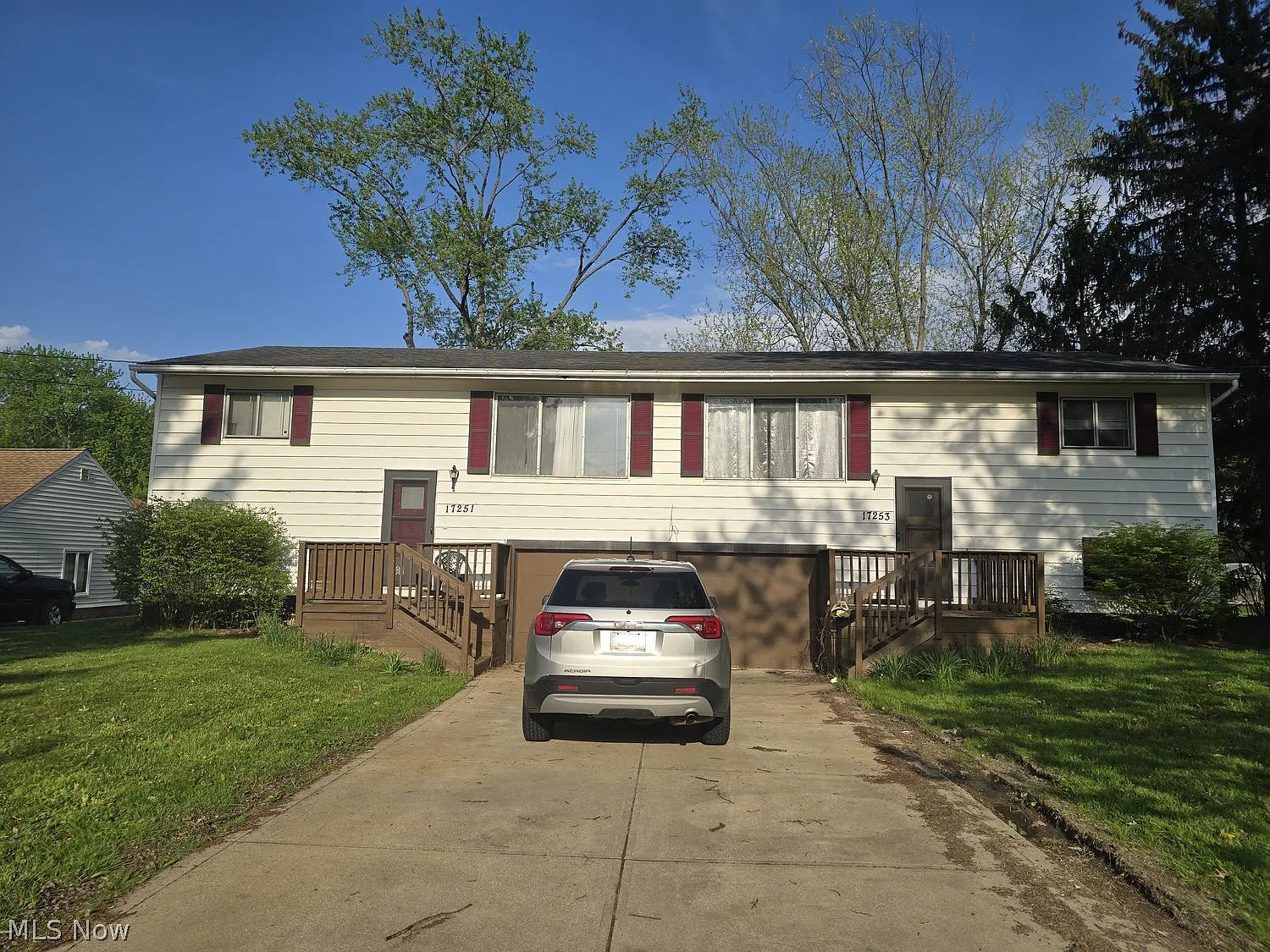 3 bed, 1.5 bath, 1274 sqft, $1,795 — Photo 1